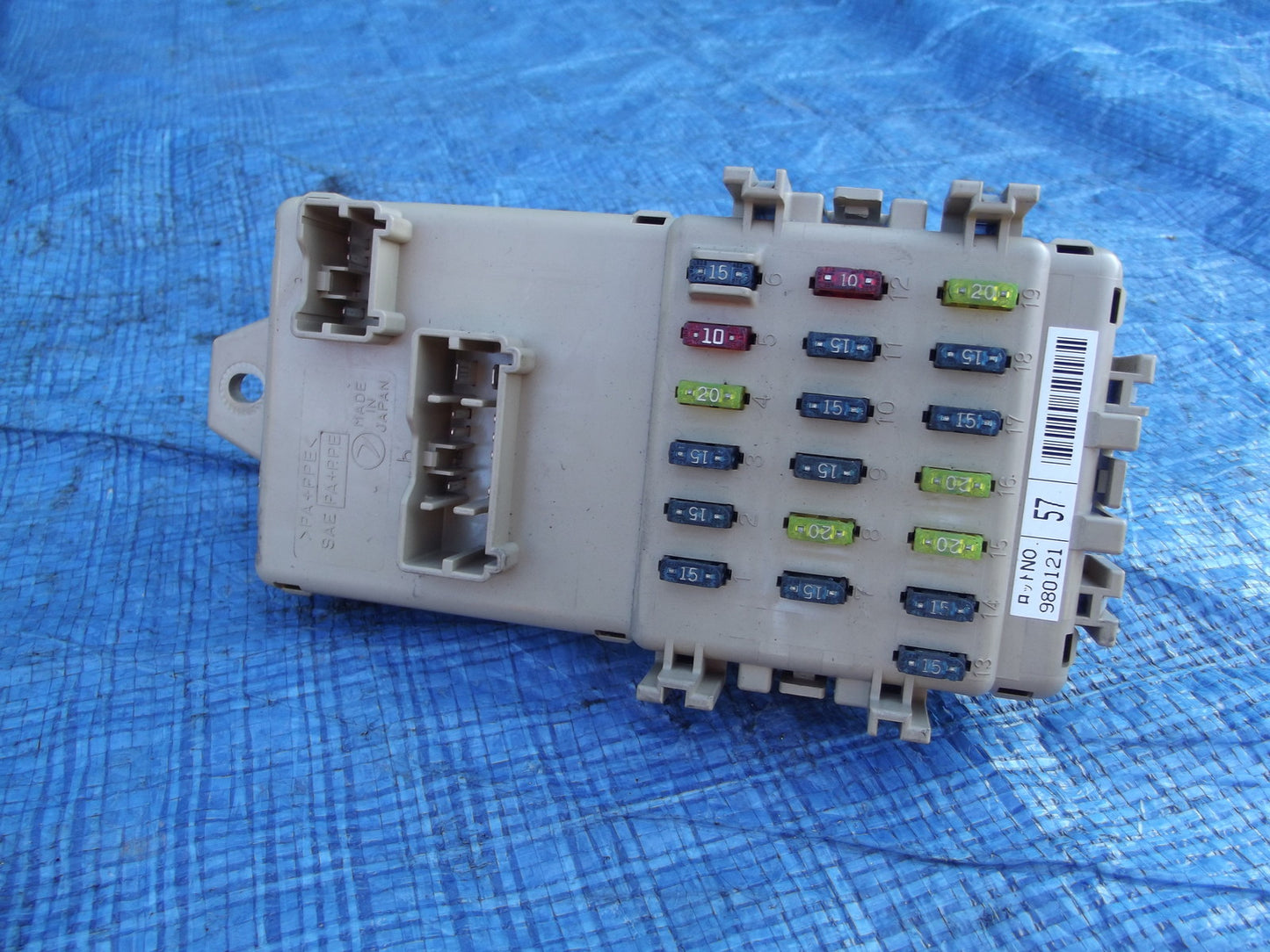 LOWER DASHBOARD FUSE BOX from SUBARU IMPREZA GC8 2.0 SPORT CLASSIC2