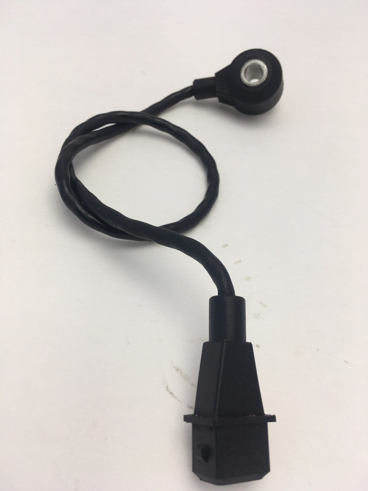 Engine Knock Sensor 4606093 from a Mini Cooper R50 R52 R53 01-061