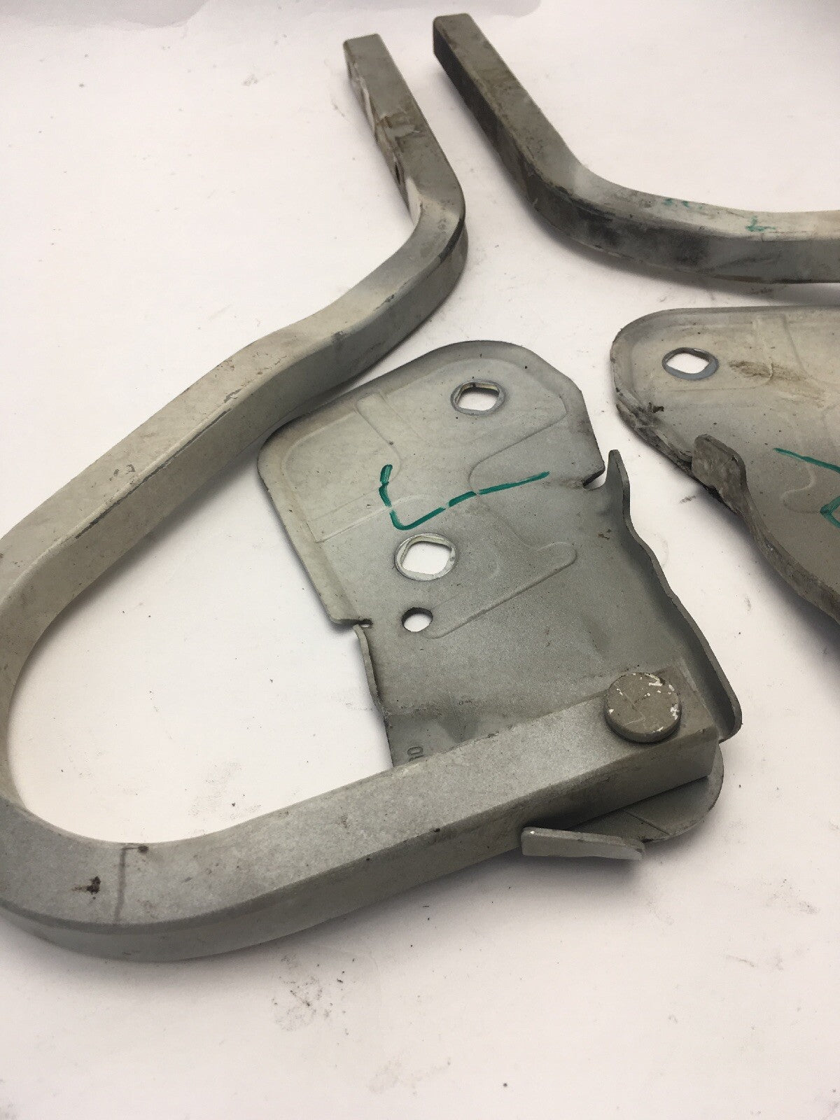 Pair Of Bonnet Hinge In Pepper White From a Mini R50 R52 R53 01-062