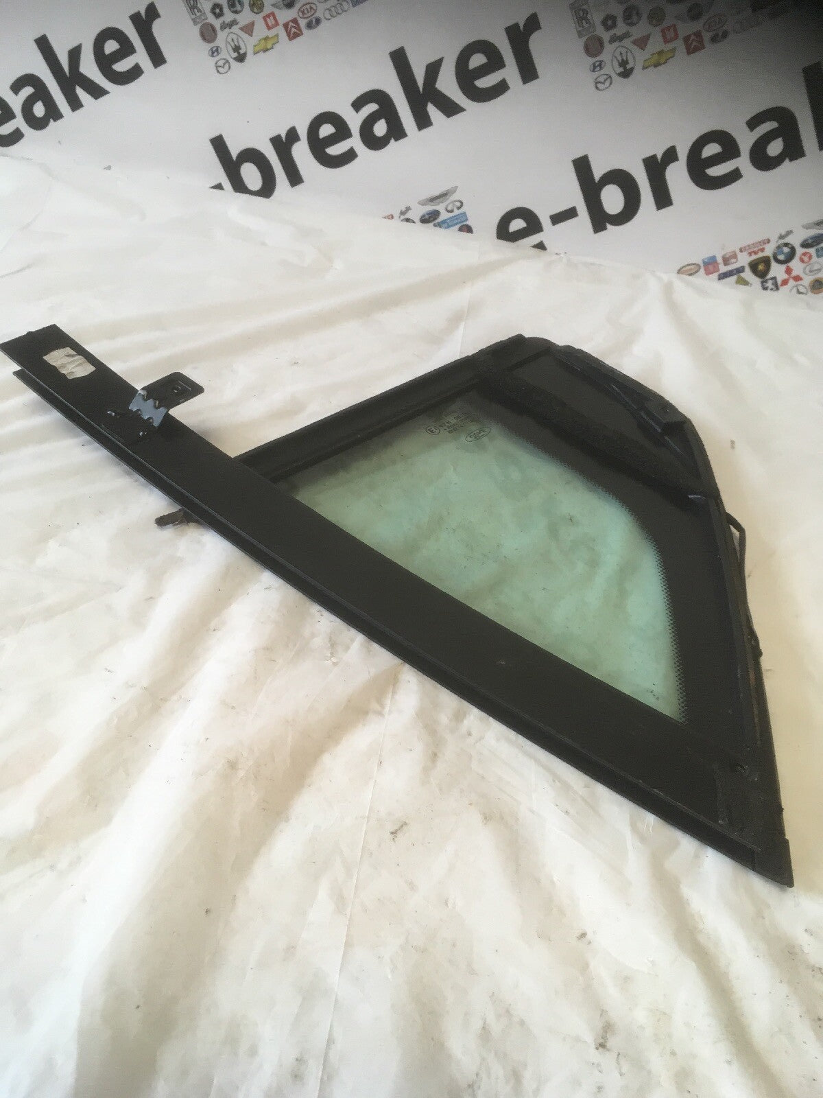 Quarter Light Window Glass Rear Left Side From a Ford Mondeo MK3 20052