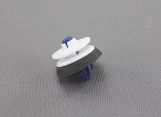 VW Audi Door Card Trim Panel Fastener Clips - 8P0868243A