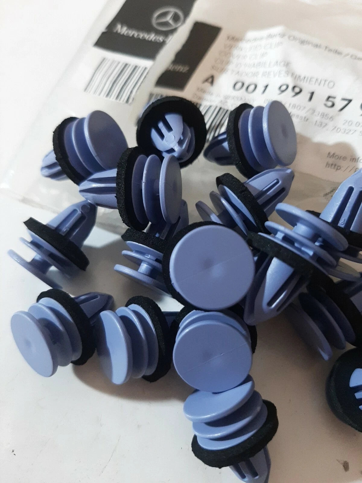 Mercedes A B Class GLA Door Card Trim Panel Clip Blue 8mm Fastener
