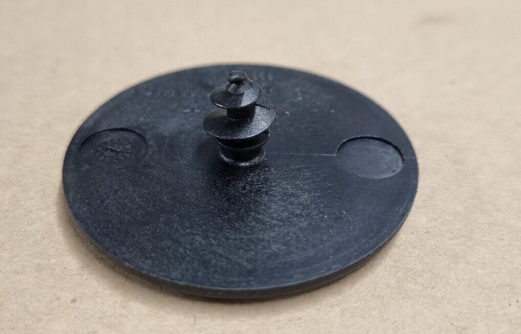 BMW & MINI Floor Mat Anchor Pads - Screw-In Carpet Fasteners 51479171368