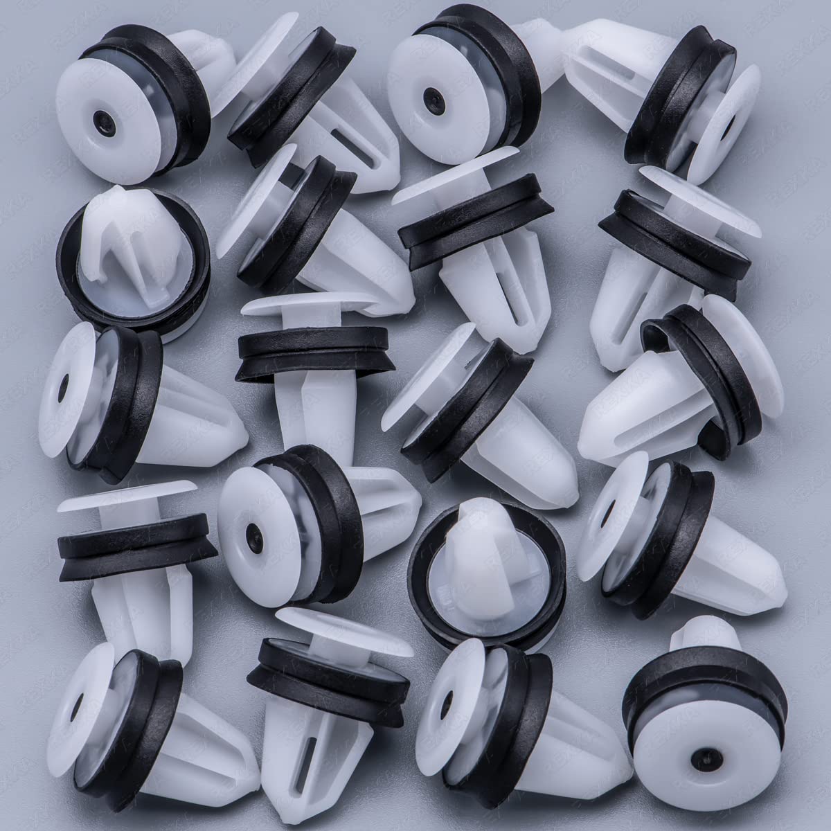Land Rover & Ford 9mm Trim Panel Clip with Rubber Seal - Door Card Fastener LR013135