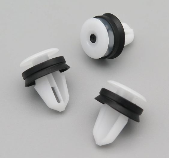 Land Rover & Ford 9mm Trim Panel Clip with Rubber Seal - Door Card Fastener LR013135