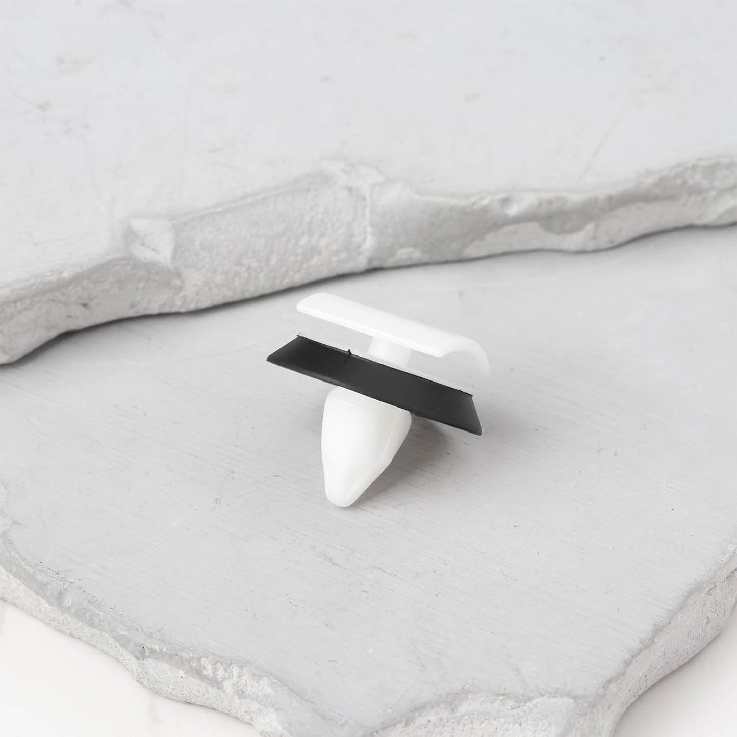 VW Exterior Body Side Trim Moulding Clip WHT008801 WHT008733