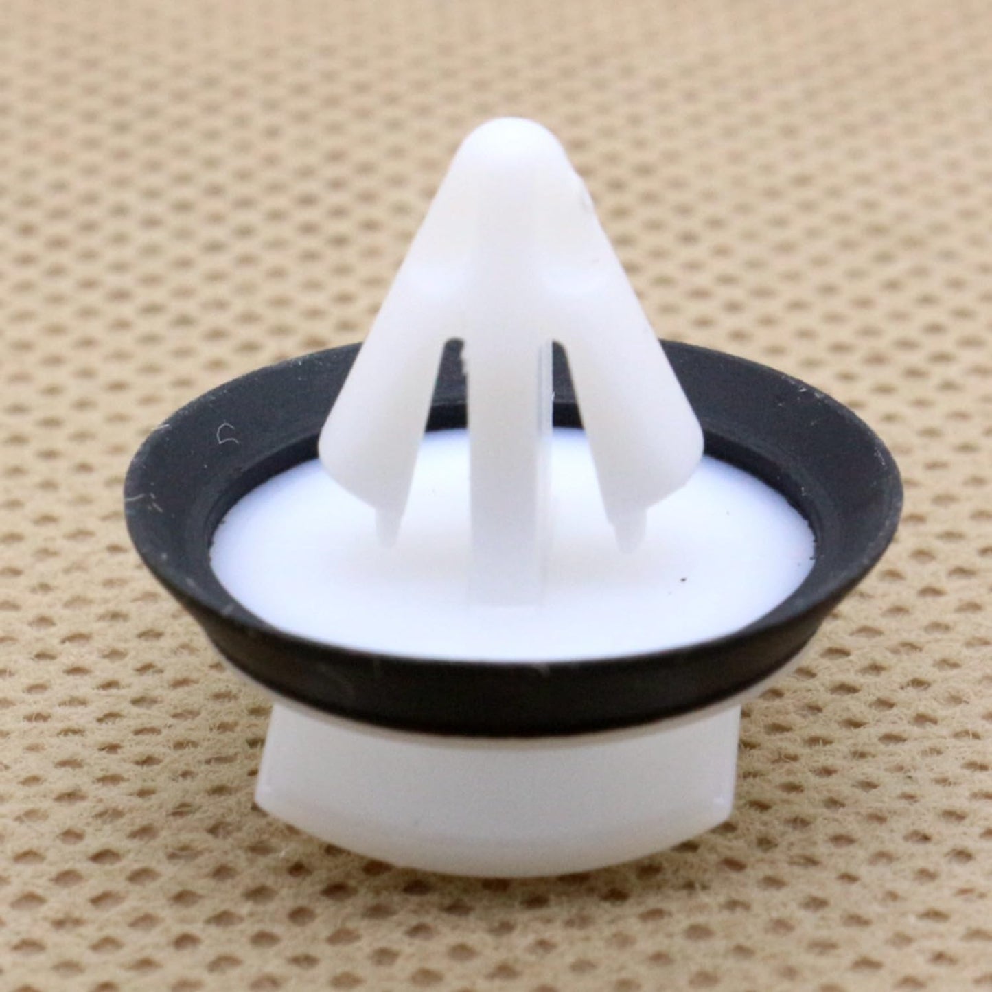 VW Exterior Body Side Trim Moulding Clip WHT008801 WHT008733