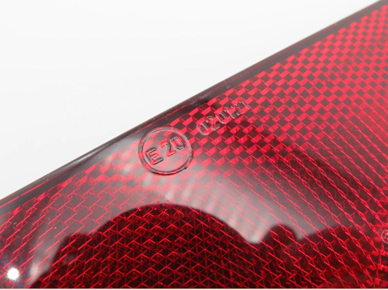 Red Triangle Reflector Set - ECE Trailer Caravan & Recovery Vehicle Safety Reflectors