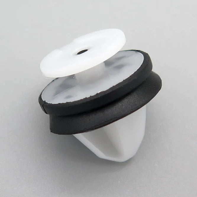 Land Rover Range Rover White Trim Clips - Freelander Evoque Discovery Sport LR006101
