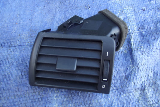 DASHBOARD AIR VENT LEFT N/S 64228361897  from a BMW E46 3 SERIES0