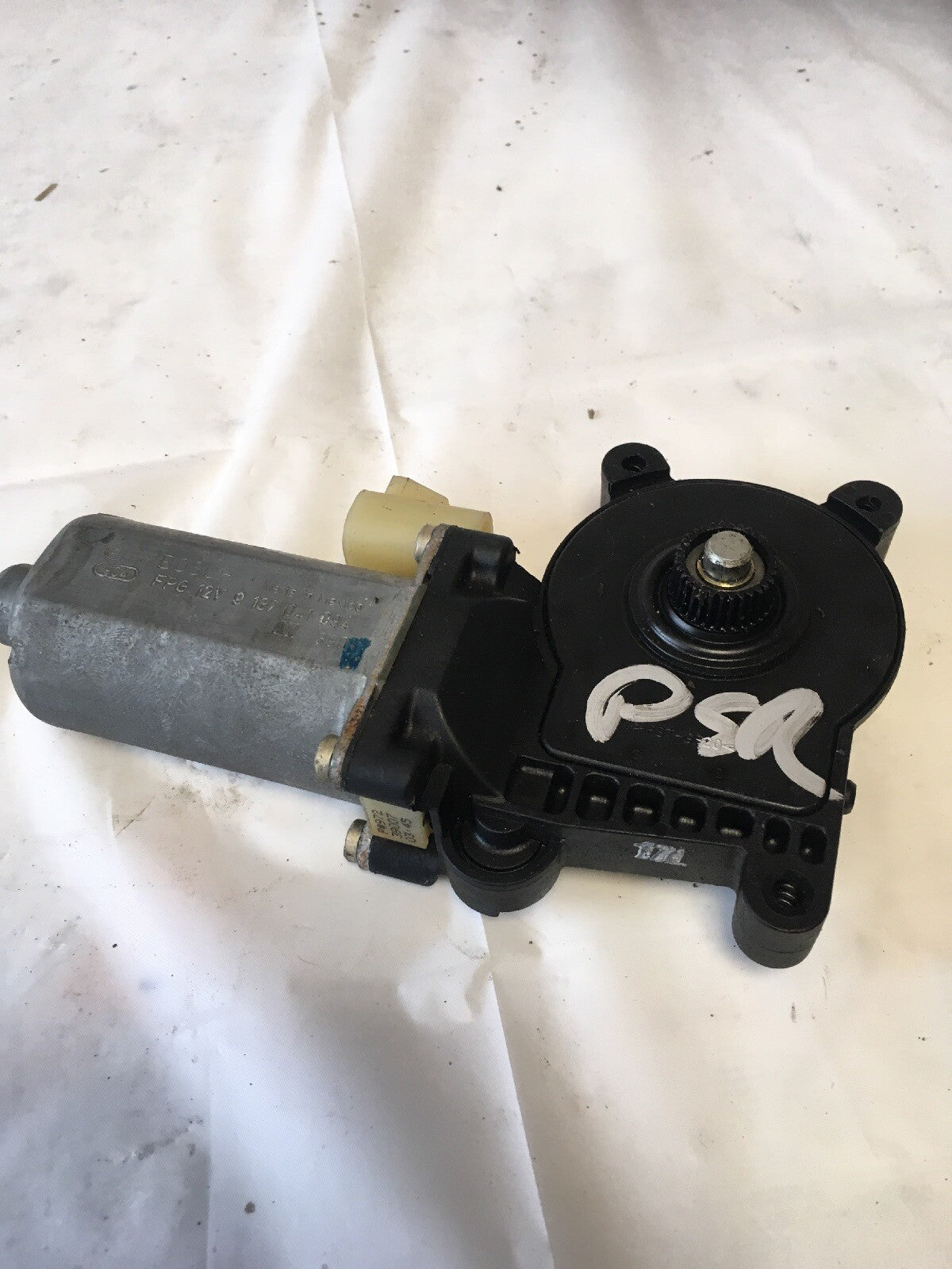 Electric Window Motor Rear Left    From MERCEDES W163 ML270 CDI 20041