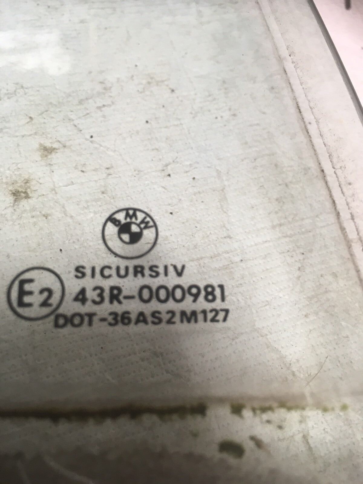 Window Glass Rear Right Door For a BMW E39 525i Facelift 20012