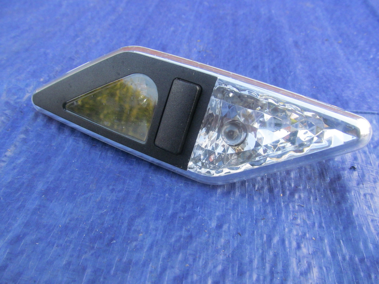 INTERIOR REAR LIGHT O/S RIGHT 8375586 From E46 BMW 318i SE SALOON 20010