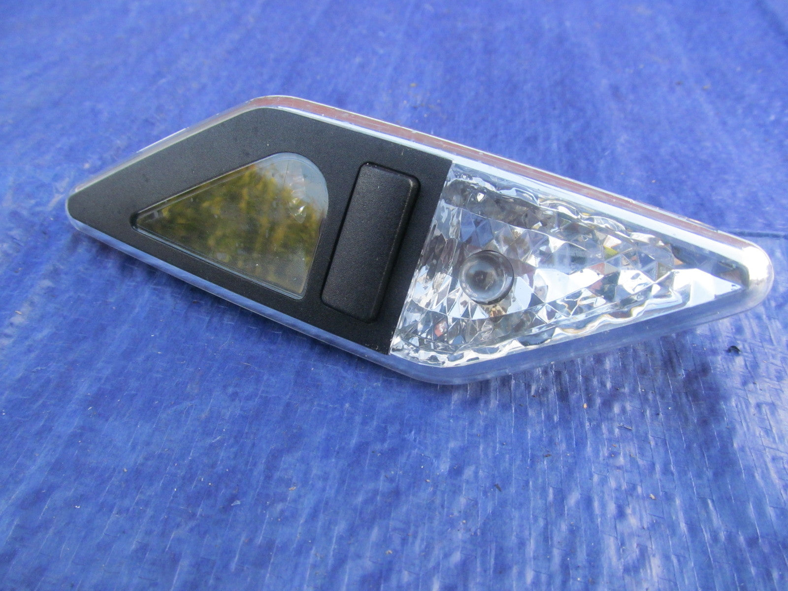 INTERIOR REAR LIGHT O/S RIGHT 8375586 From E46 BMW 318i SE SALOON 20010