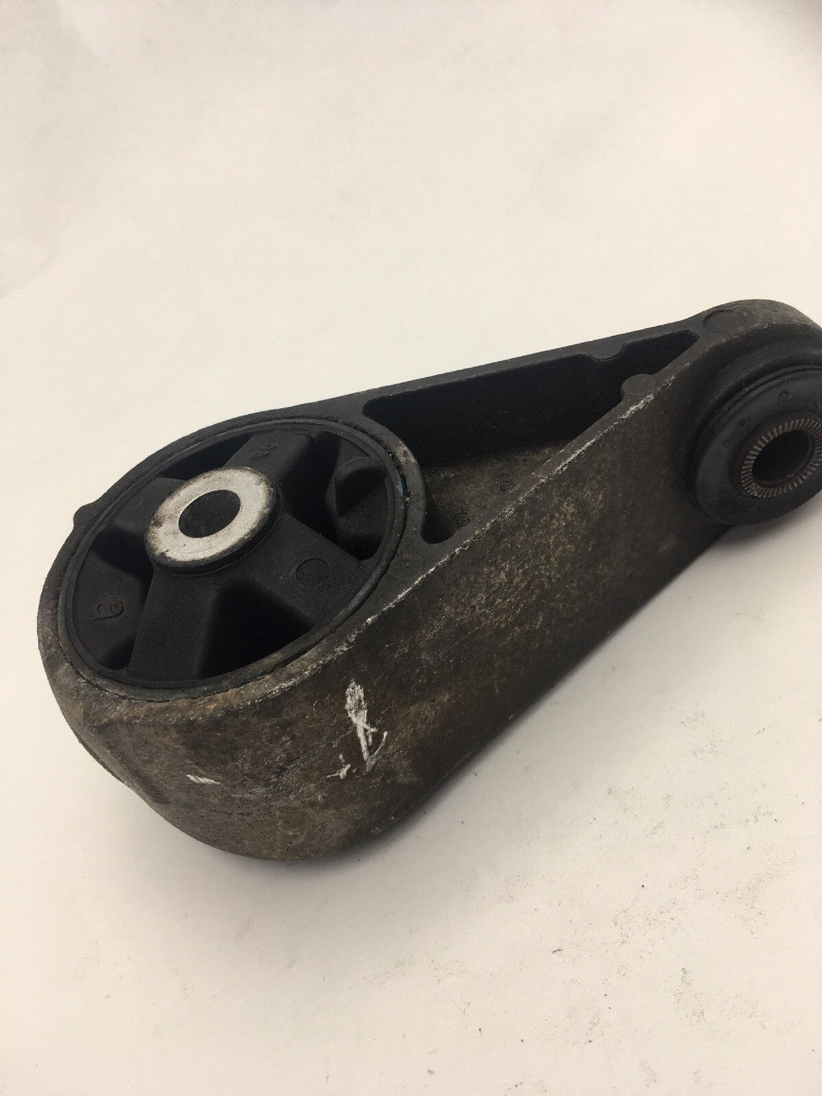 Rear Lower Engine Mount 6756406 From a MINI R50 R52 R53 01-063