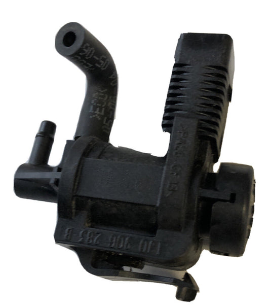 Vacuum Solenoid 1J0908283B from a Porsche 955 Cayenne 01-060