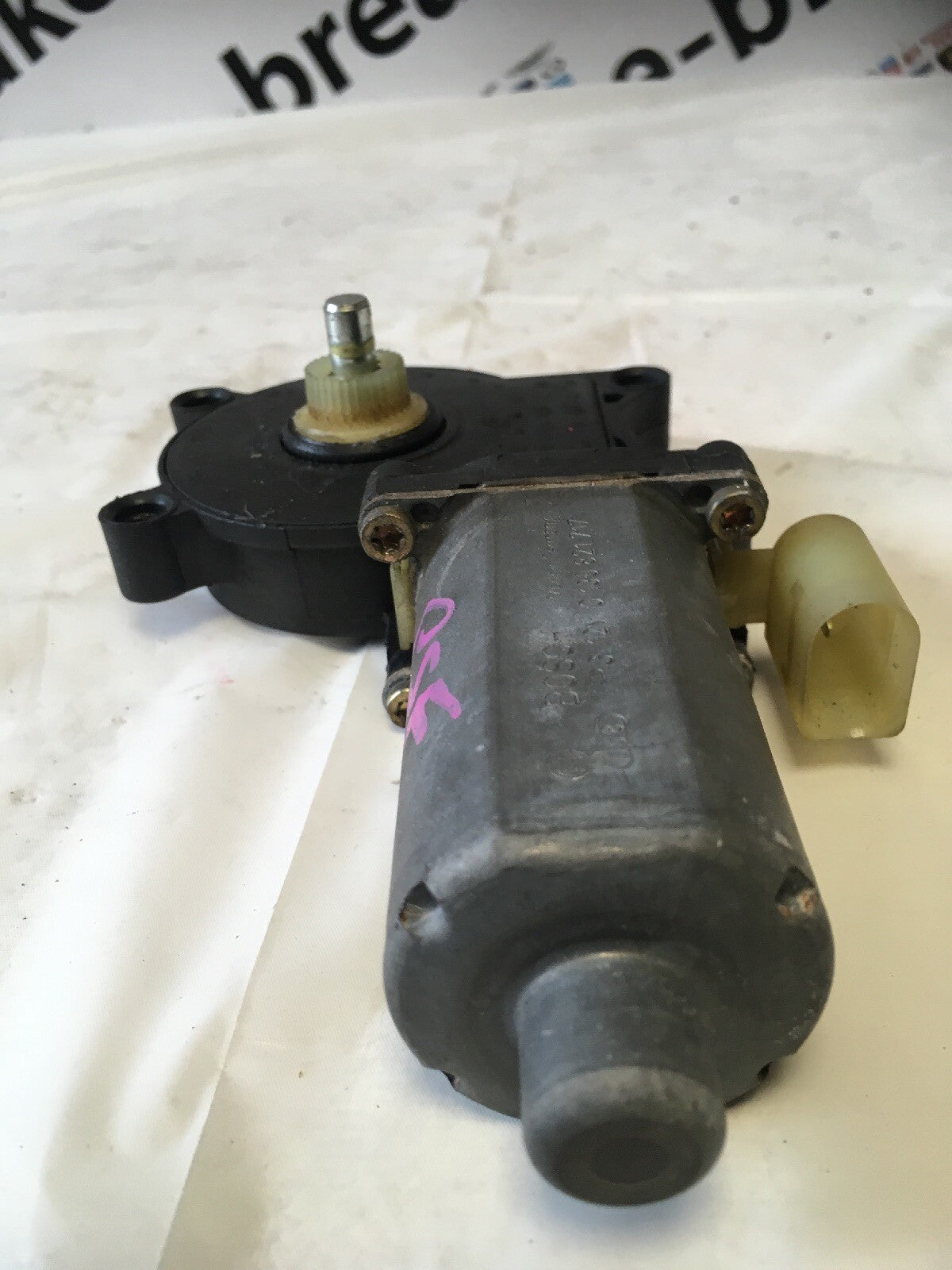 Electric Window Motor Left Side From a BMW E46 Coupe 2000 Blue2