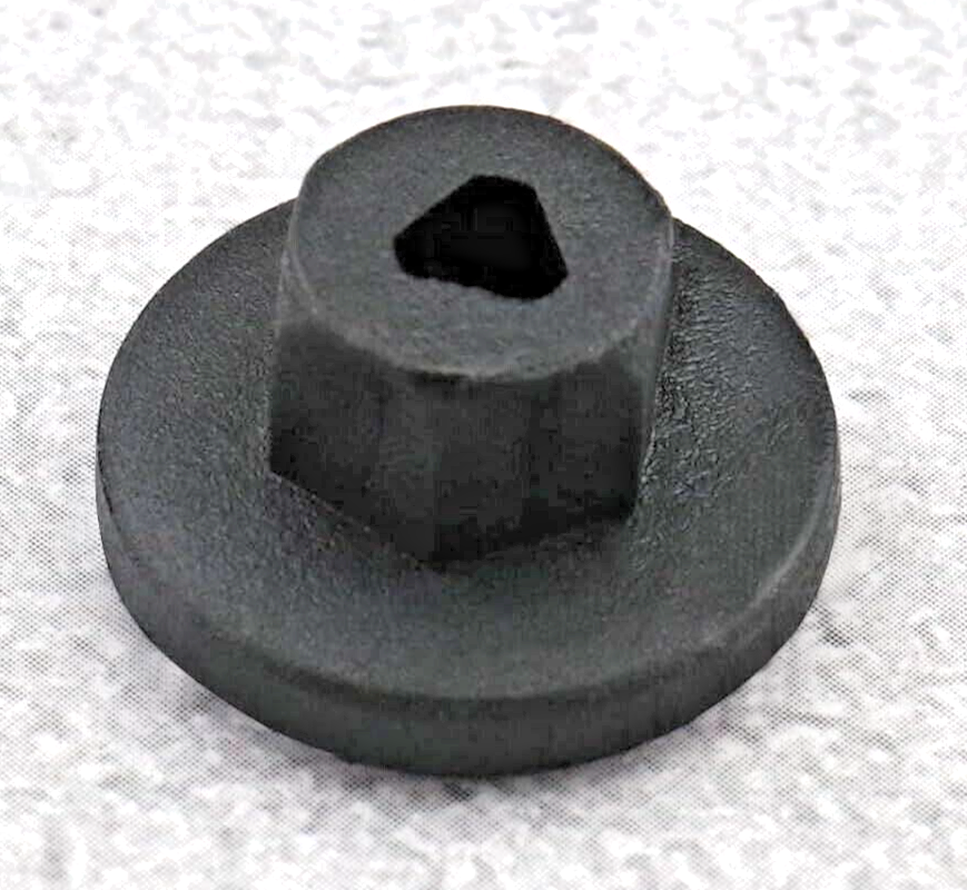 VW UNTHREADED PLASTIC NUTS ENGINE COVER UNDERTRAY SPLASH GUARDS 8E0825265C 20pcs23