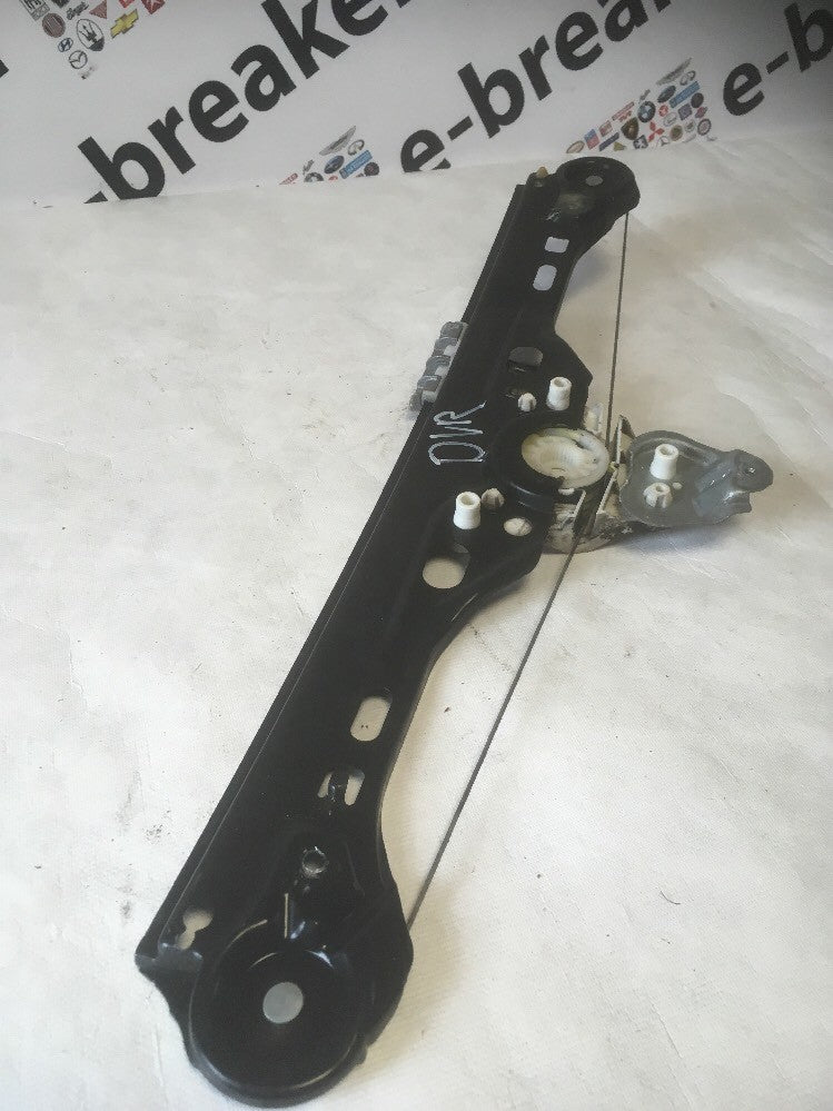 Window Regulator Rear Right Side From a Mercedes C Class W203 00-050