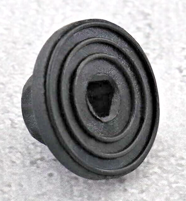 VW UNTHREADED PLASTIC NUTS ENGINE COVER UNDERTRAY SPLASH GUARDS 8E0825265C 20pcs2