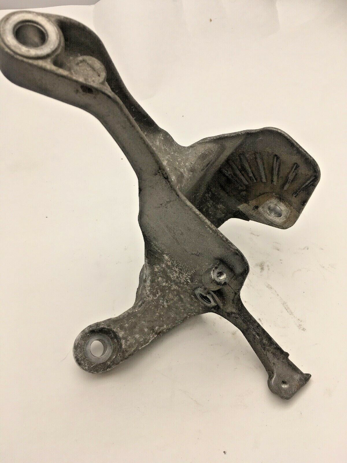 Gearbox Support Bracket 6765333 04-06 From a MINI R50 R520