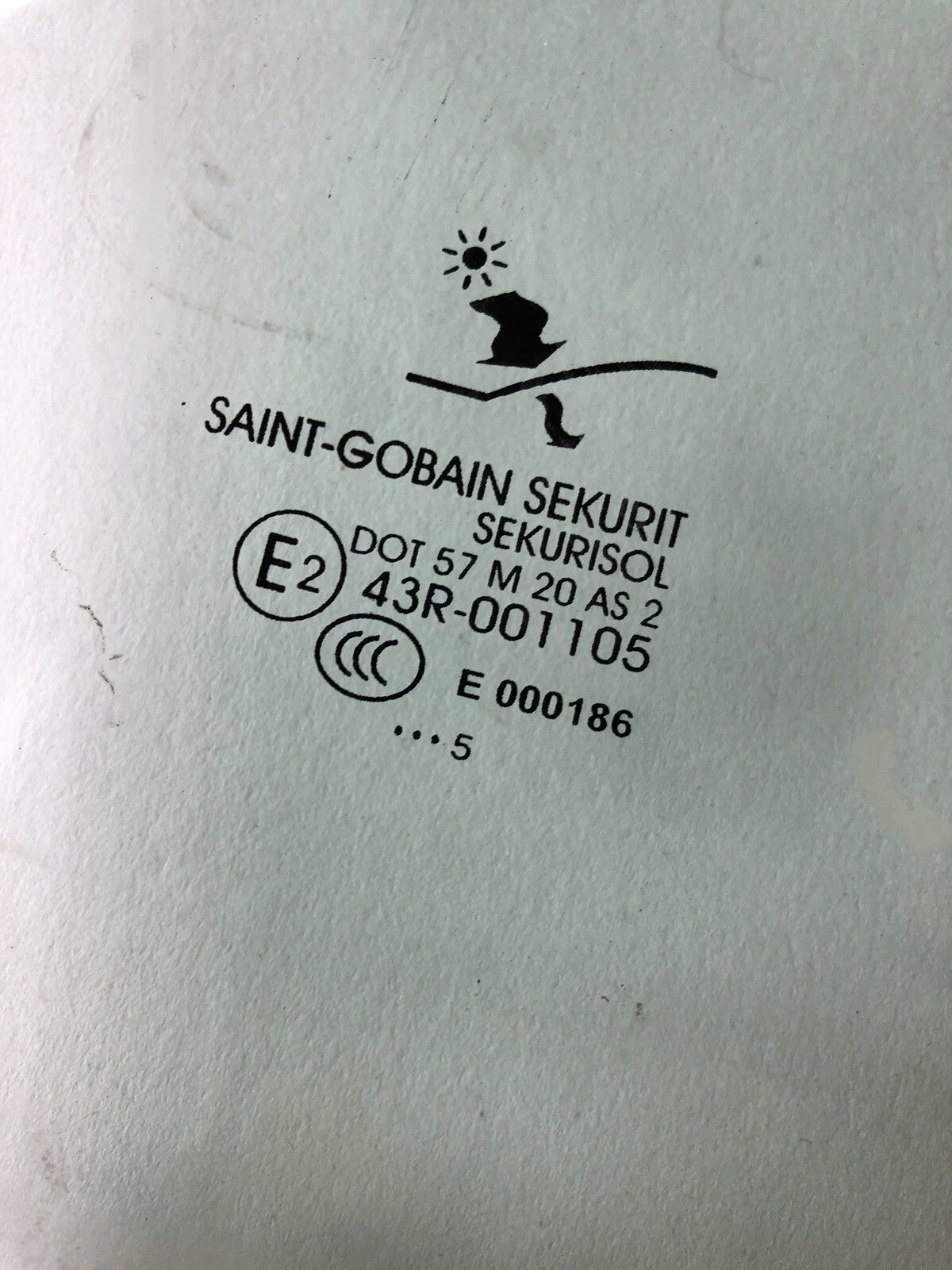 Saab 93 2006  Right Front Window Glass1