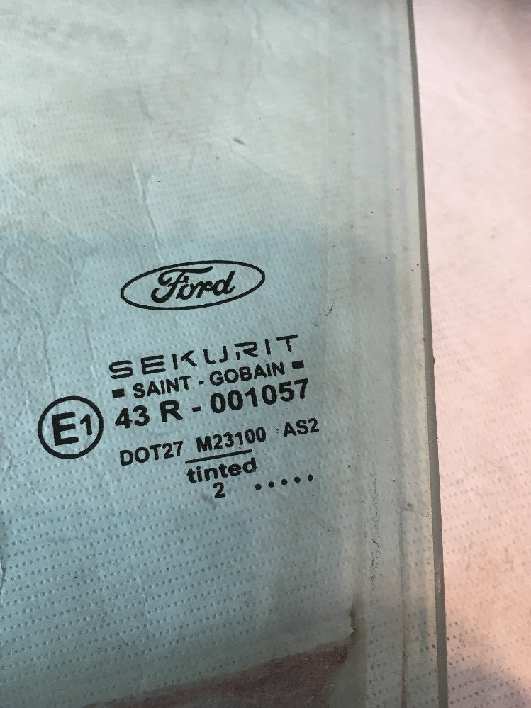 Window Glass Front Left for a Breaking Ford Focus 1.8 5 Door2