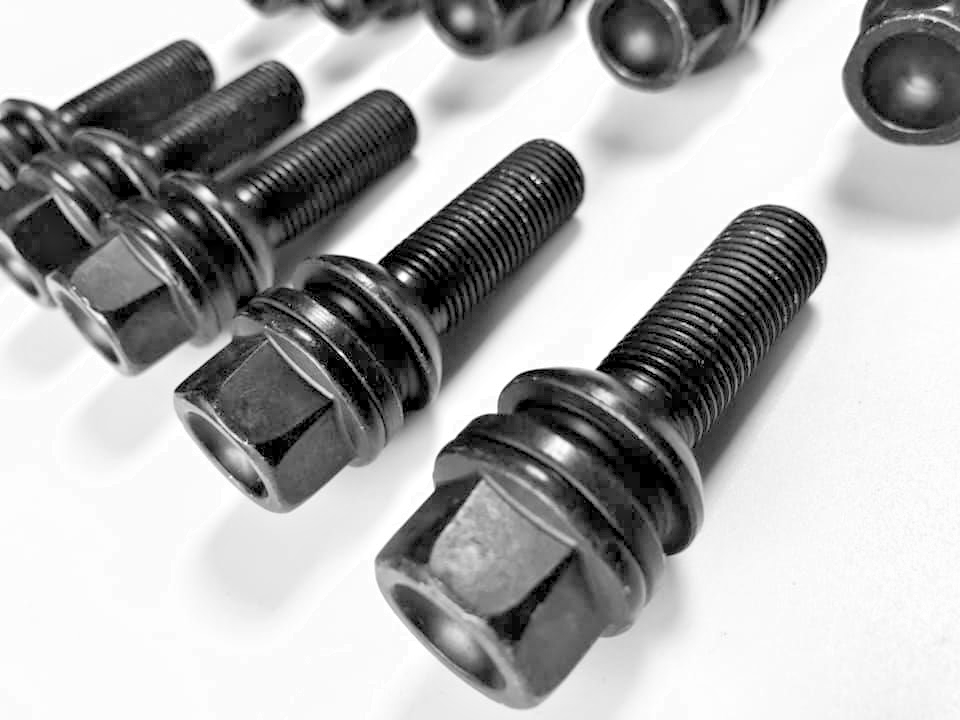 Porsche Wheel Spacers 15mm + Extended O.E Bolts Set Of 4 in Black 5x130 PSR9Line17