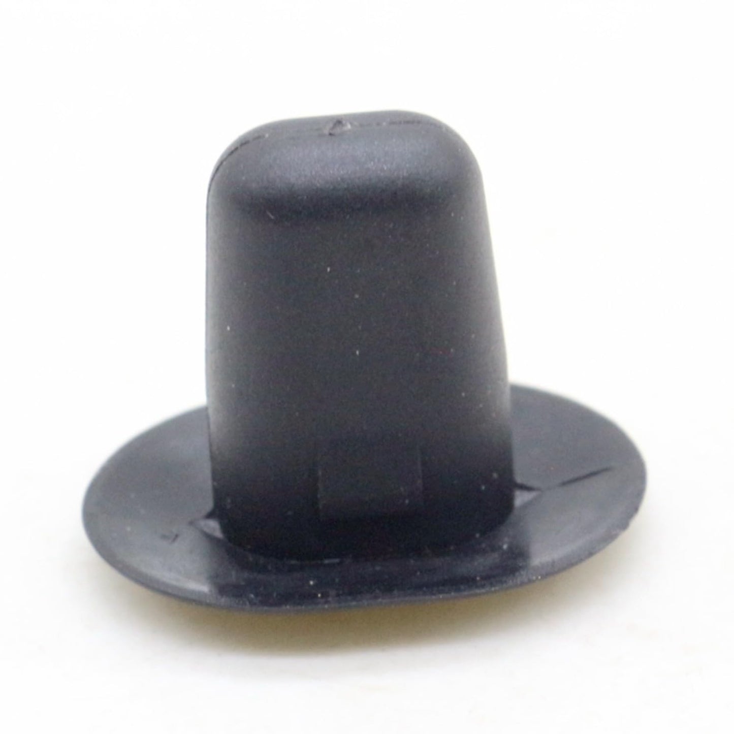 Land Rover Rear Light Mounting Grommet Discovery Freelander Range Defender. # 2015