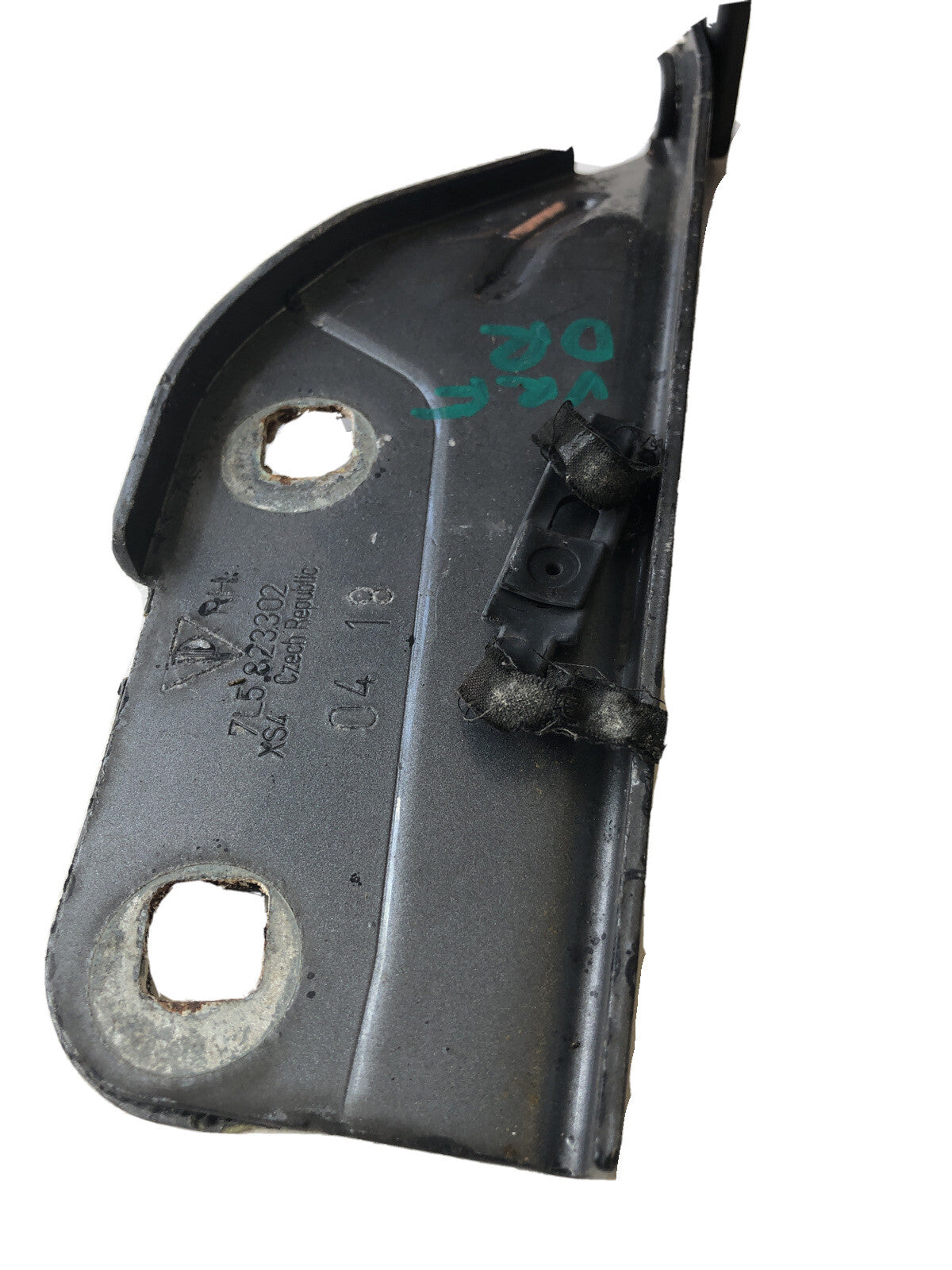Bonnet Hinge Pair Grey Left & Right From a Porsche 955 Cayenne 01-062