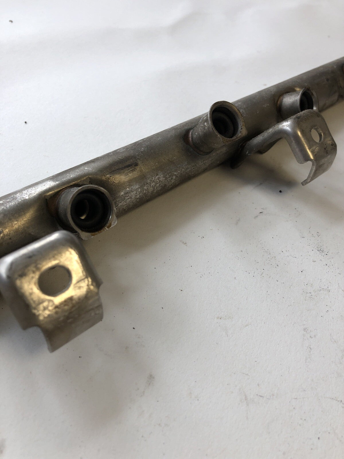 Fuel Rail  3.2 V6 Engine From a Porsche 955 Cayenne 01-061