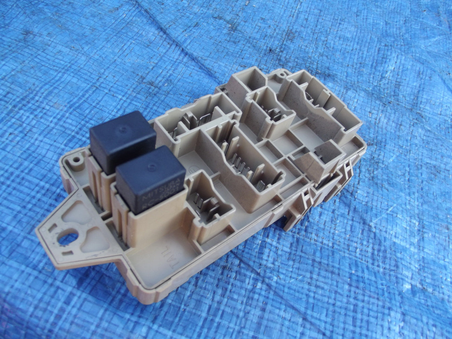 LOWER DASHBOARD FUSE BOX  from SUBARU IMPREZA GC8 2.0 SPORT CLASSIC0