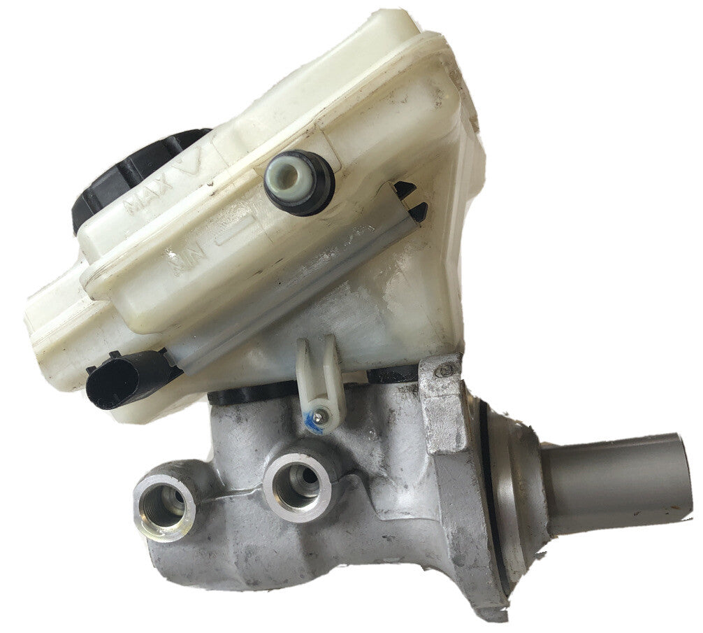 Brake Master Cylinder 6772413 From a MINI R55 R56 R57 R58 R591