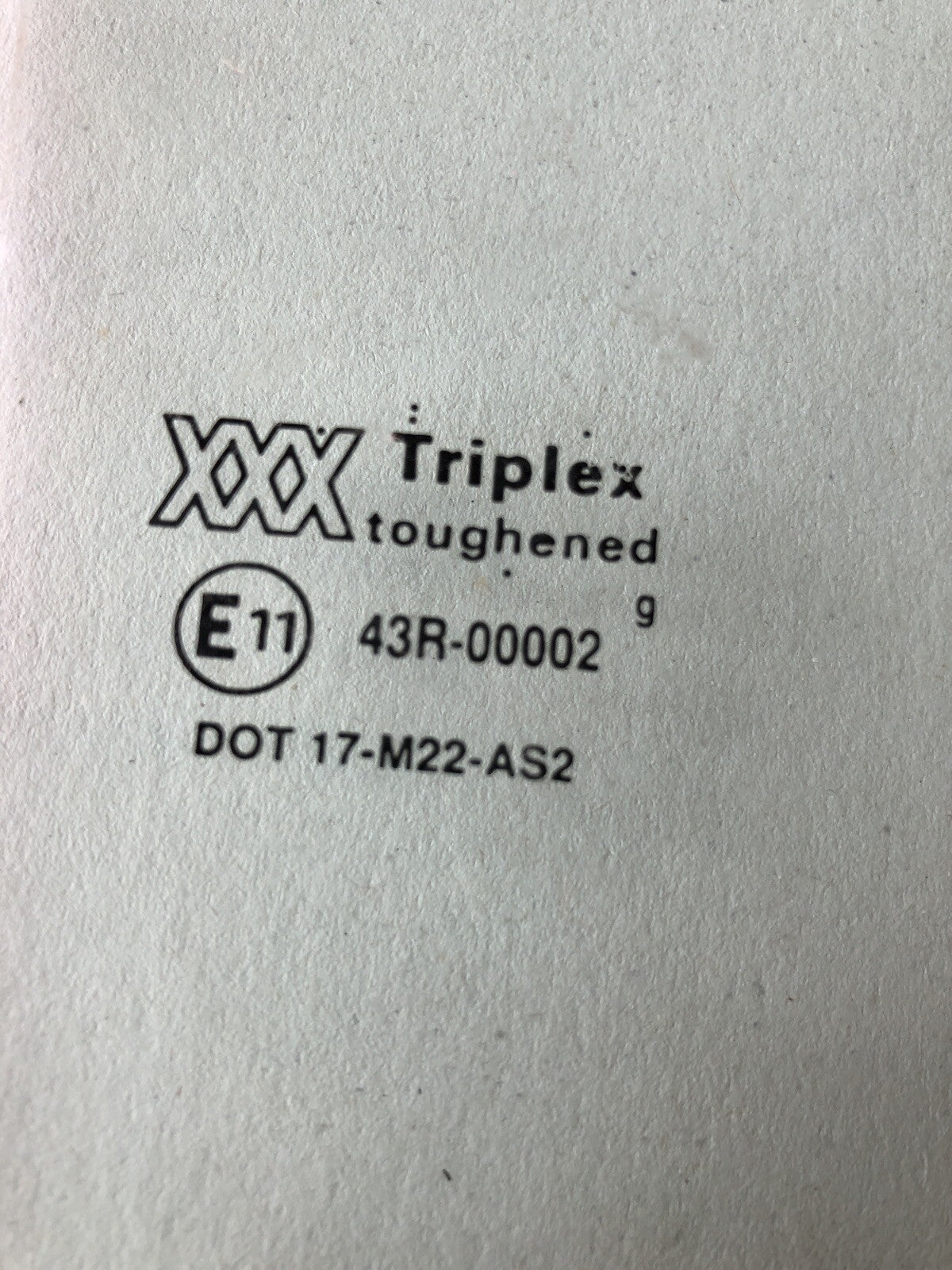 XJ Jaguar X300 LWB  Right Rear Door Window Glass1