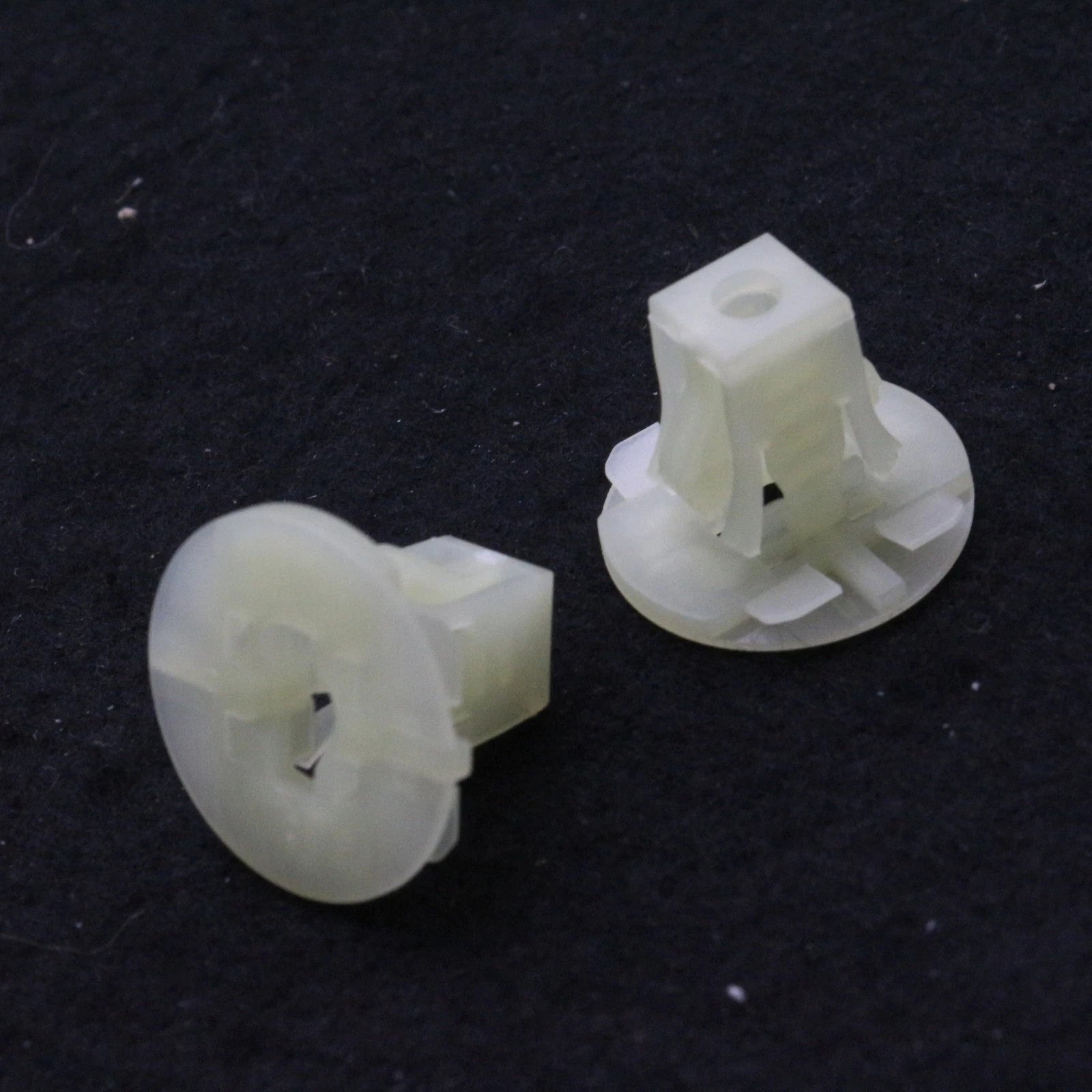 BMW Underfloor Body Protection Weather Shield Trim Panel Fastener Pin Grommet 1011