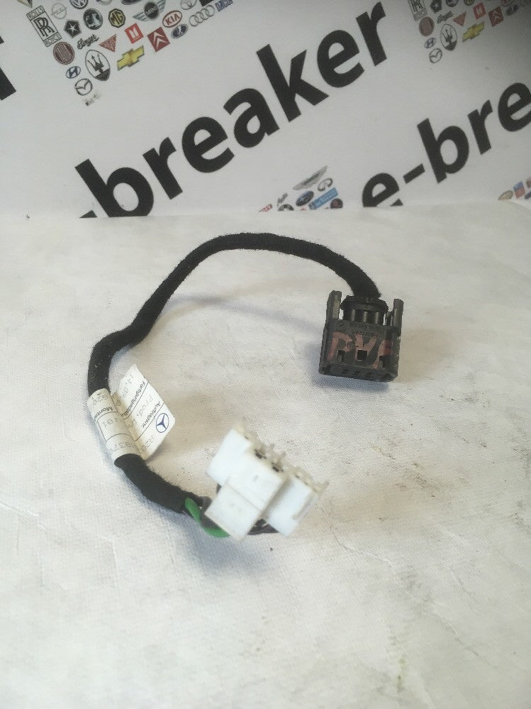 Electric Window Motor Plug Loom Front Right From a Mercedes C Class W203 00-050