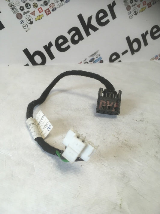 Electric Window Motor Plug Loom Front Right From a Mercedes C Class W203 00-050
