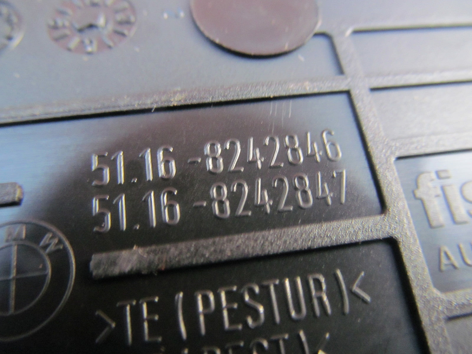 CENTER CONSOLE SMALL RUBBER MAT 51168242846 From E46 BMW 318i SE SALOON 20012