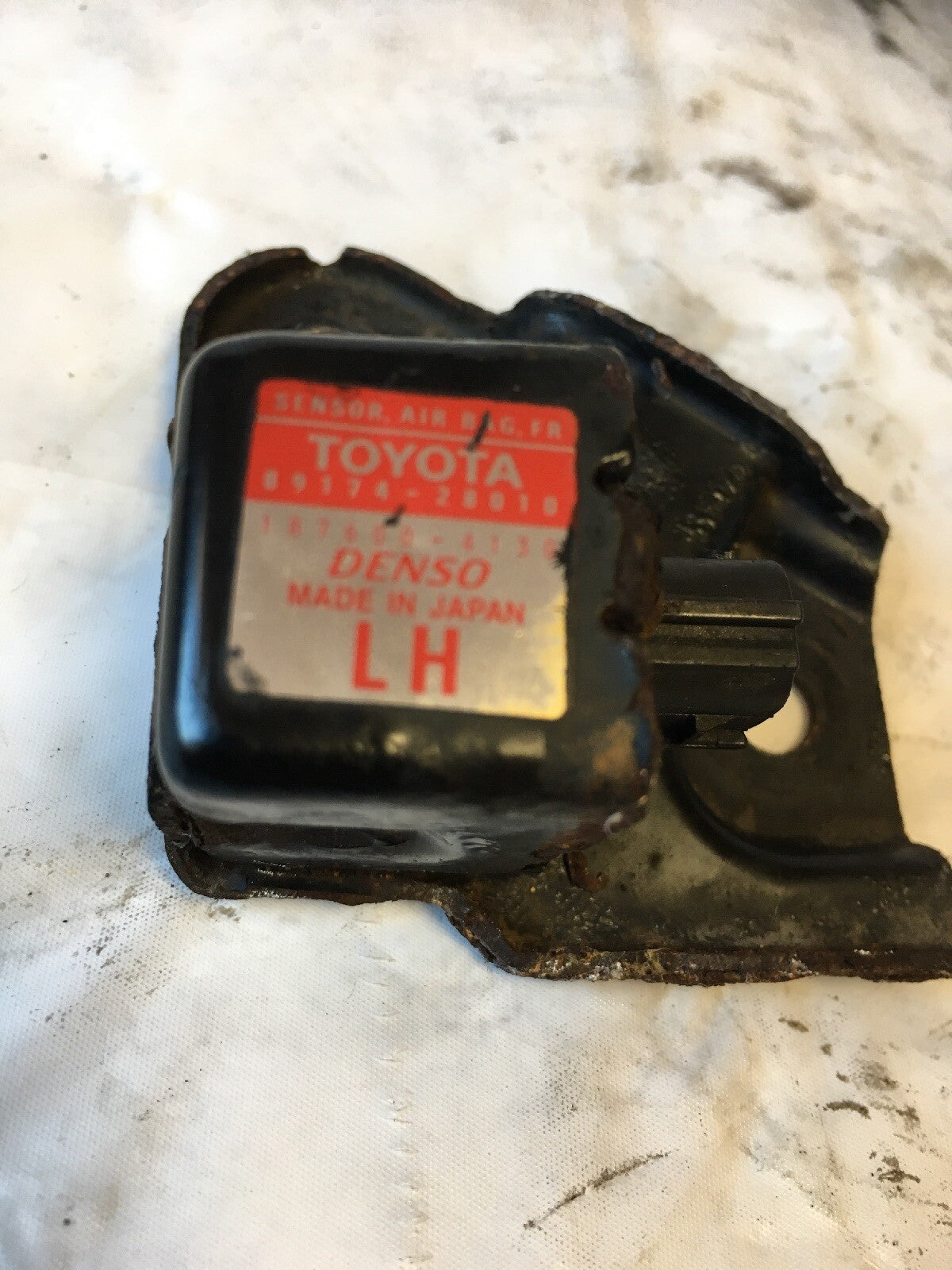 Front Left Hand Air Bag Impact Sensor from Toyota Previa 2002 - 05 Gen 20