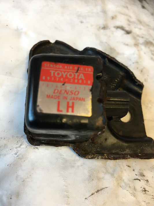 Front Left Hand Air Bag Impact Sensor from Toyota Previa 2002 - 05 Gen 20