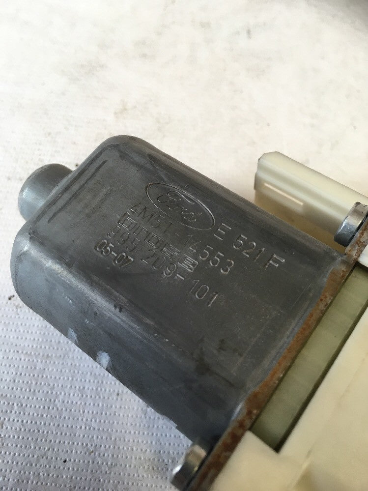 Front Door Electric Window Motor Right Side  From MK2 Ford Focus 5 Door2