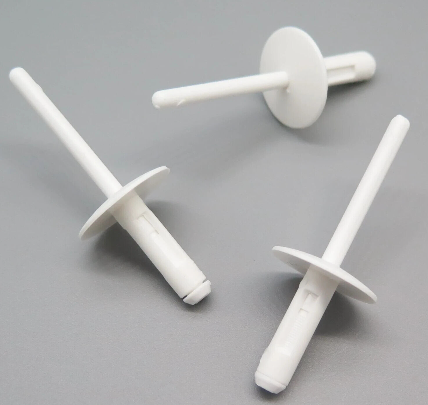 White Wheel Arch Flare & Trim Moulding Rivet Clips for BMW X5 X5M F15 F85 15 Pcs15