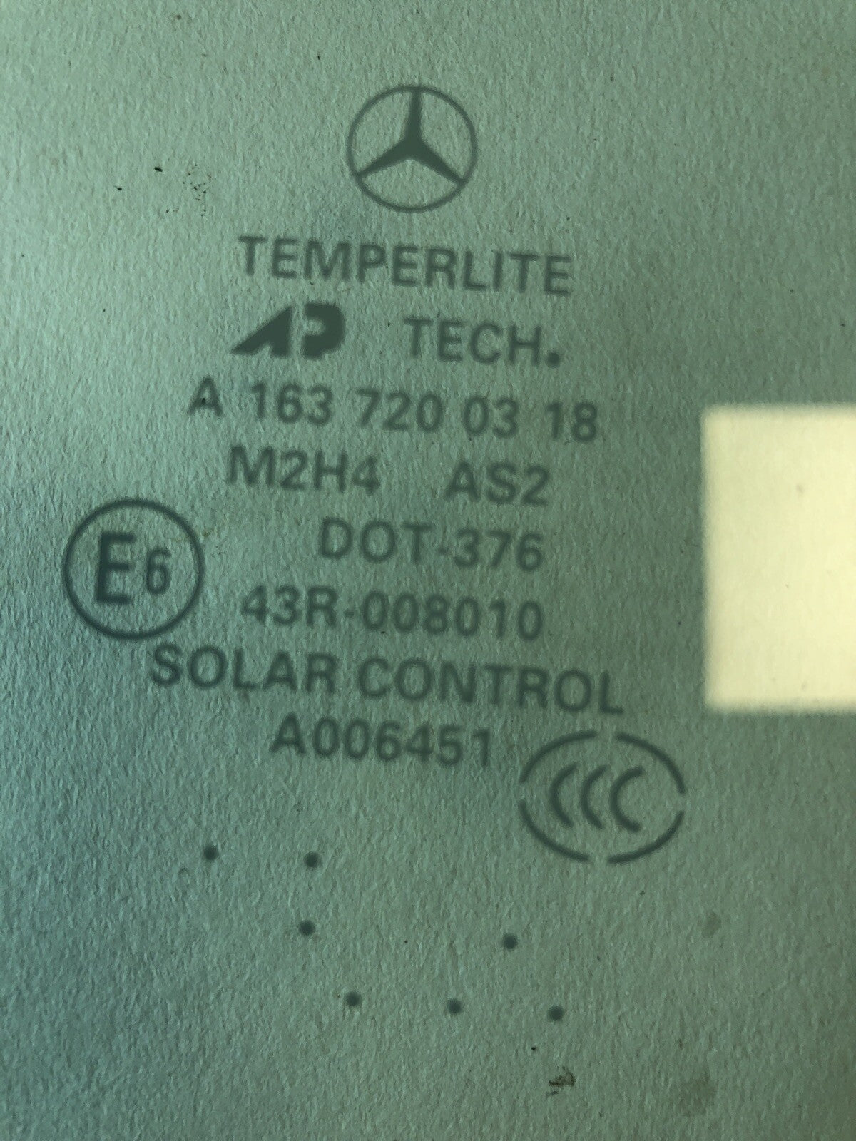 Mercedes Benz ML W163 Left Front Door Window Glass1