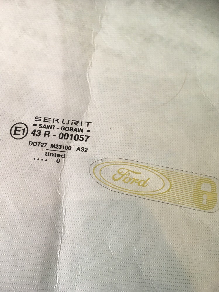 Door Window Glass Right Side from a Breaking FORD PUMA 1.72