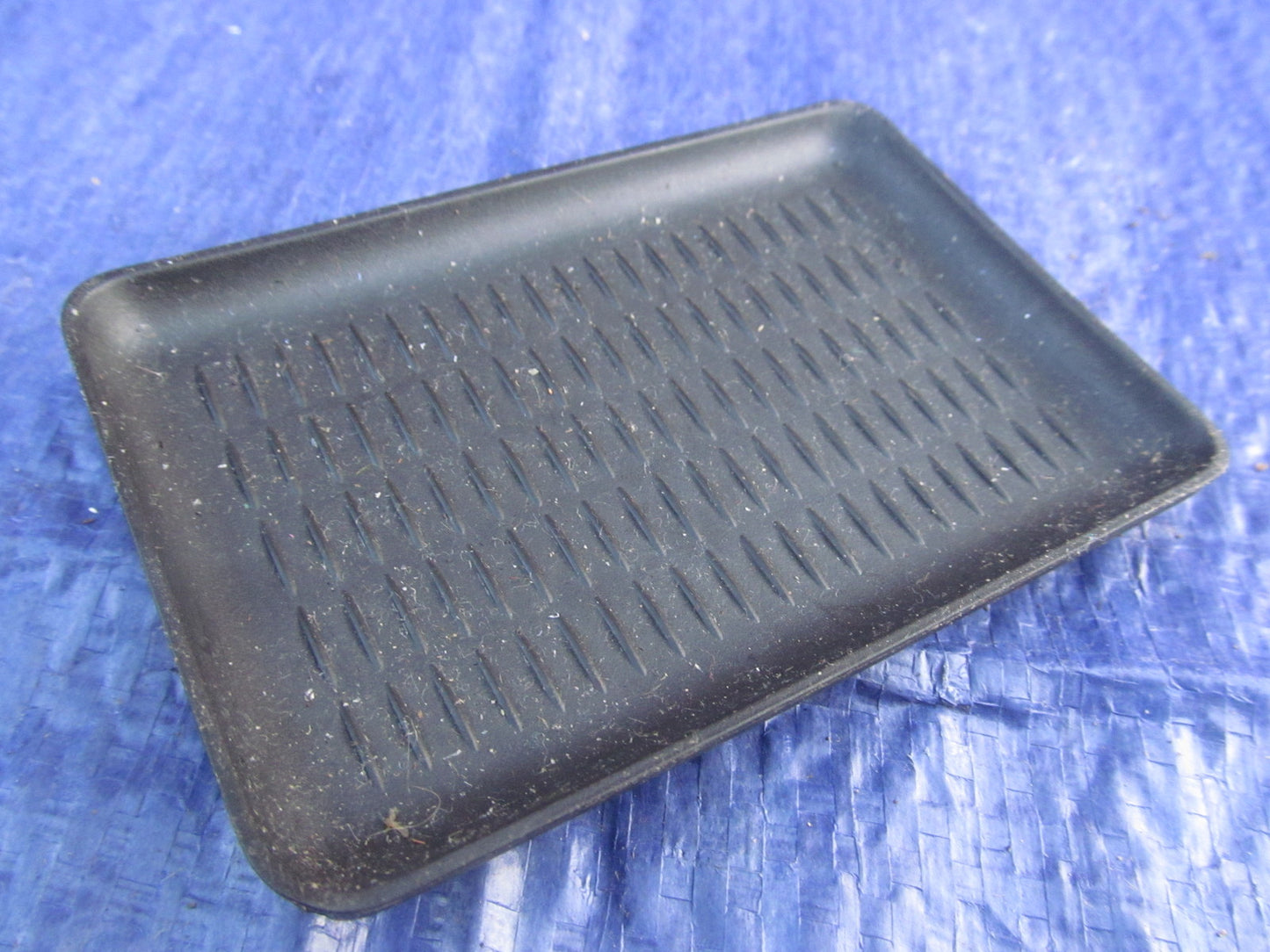 CENTER CONSOLE SMALL RUBBER MAT 51168242846 From E46 BMW 318i SE SALOON 20010