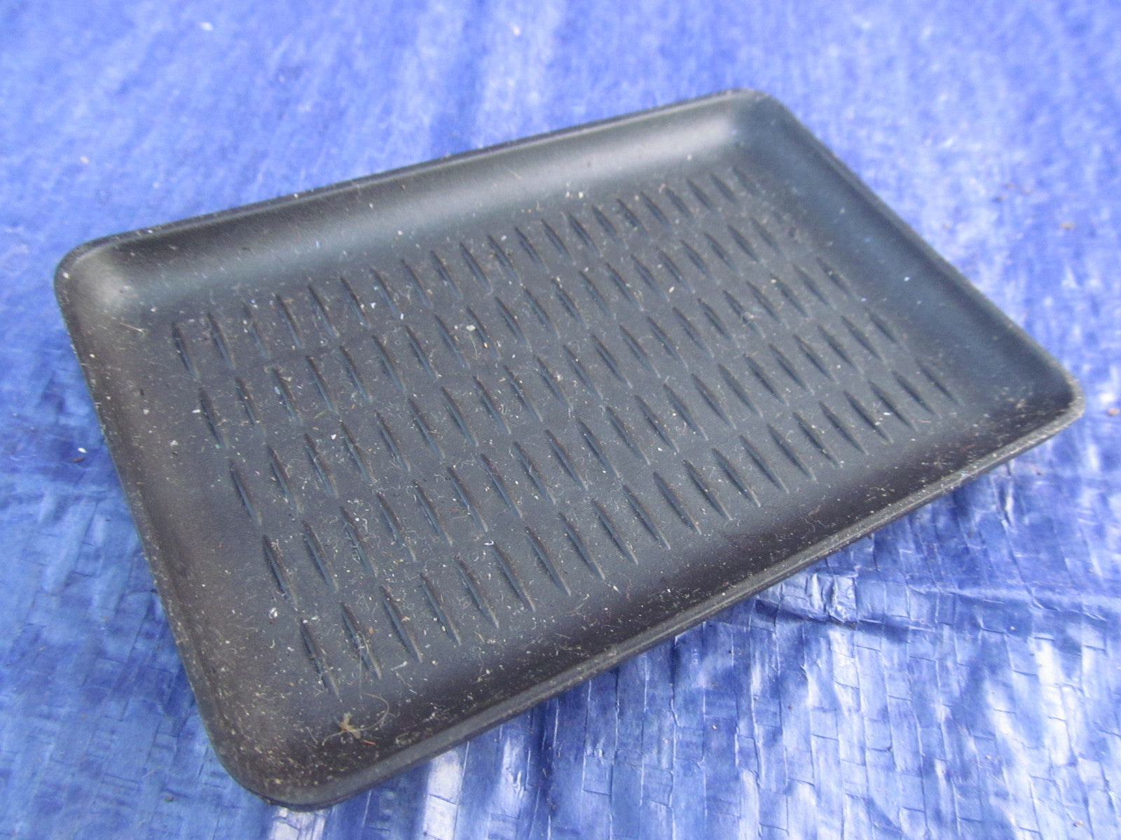 CENTER CONSOLE SMALL RUBBER MAT 51168242846 From E46 BMW 318i SE SALOON 20010