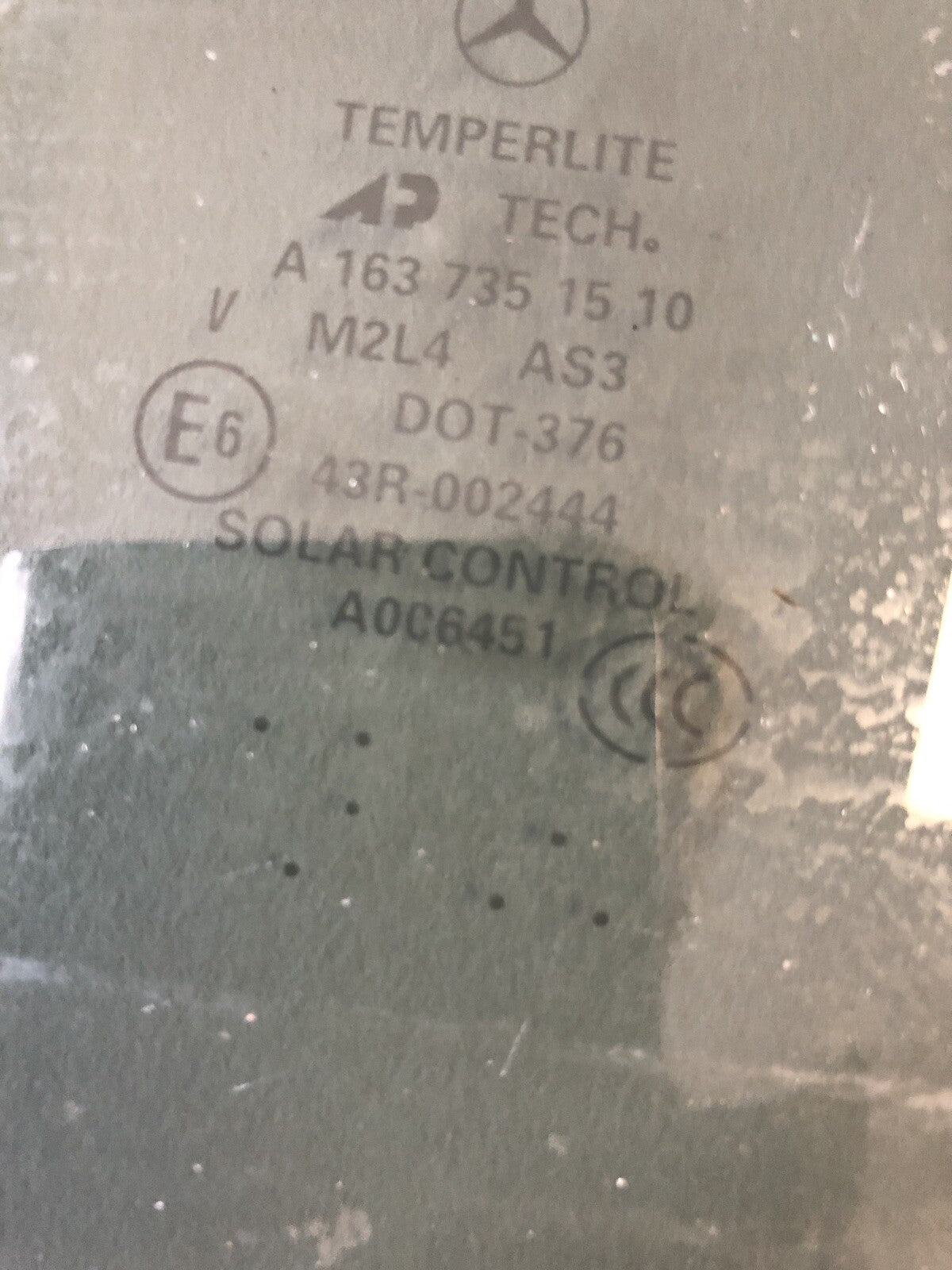 Mercedes Benz ML W163 Left  Rear Door Window Glass1