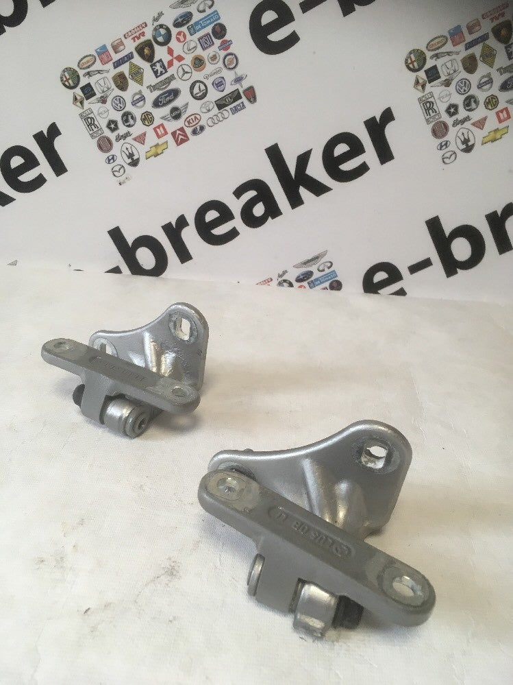 Door Hinge Pair Front Left Side From a Mercedes C Class W203 00-050