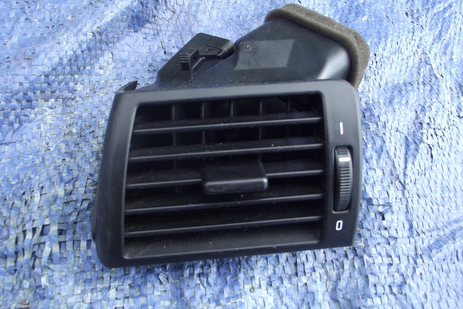 AIR VENT FRONT LEFT N/S 64228361897  from BMW E46 316 SE SALOON 19990