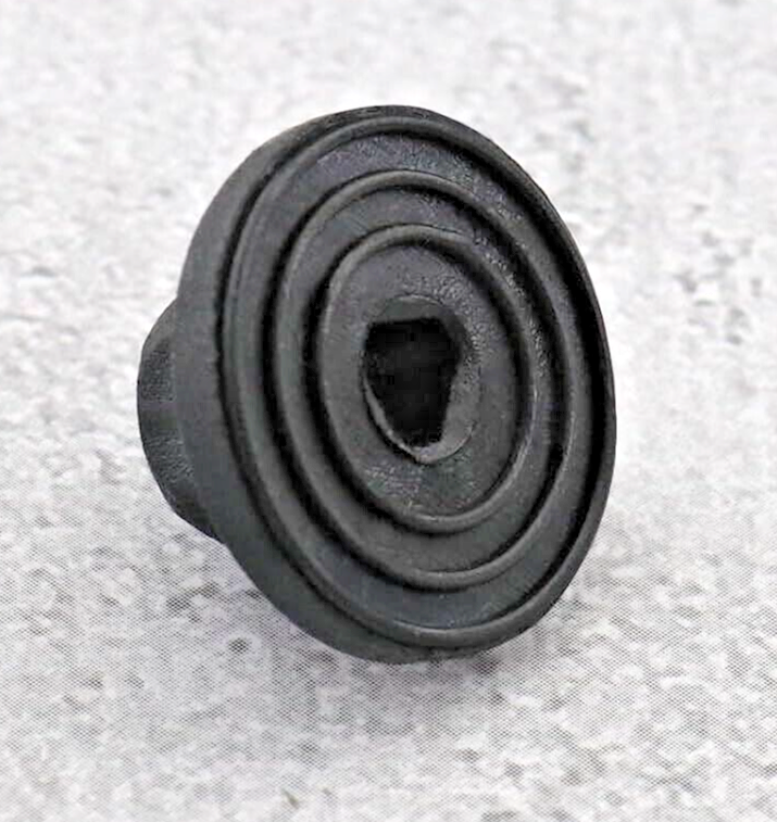 VW UNTHREADED PLASTIC NUTS ENGINE COVER UNDERTRAY SPLASH GUARDS 8E0825265C 20pcs17
